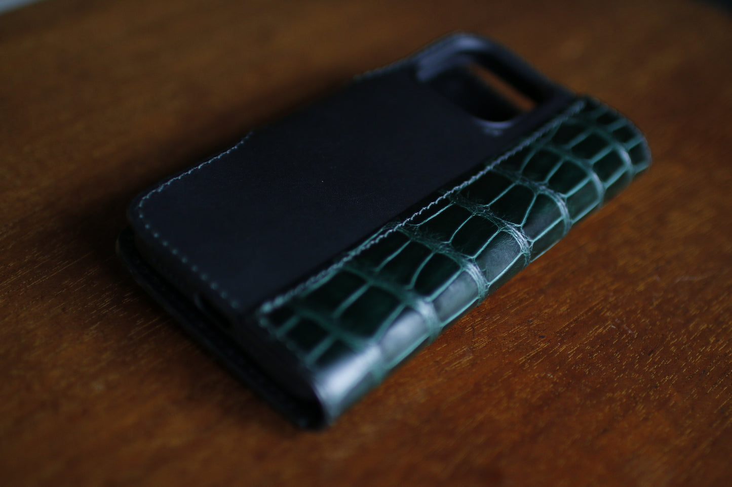 【オーダー】アリゲーターiphone 15 promaxケース