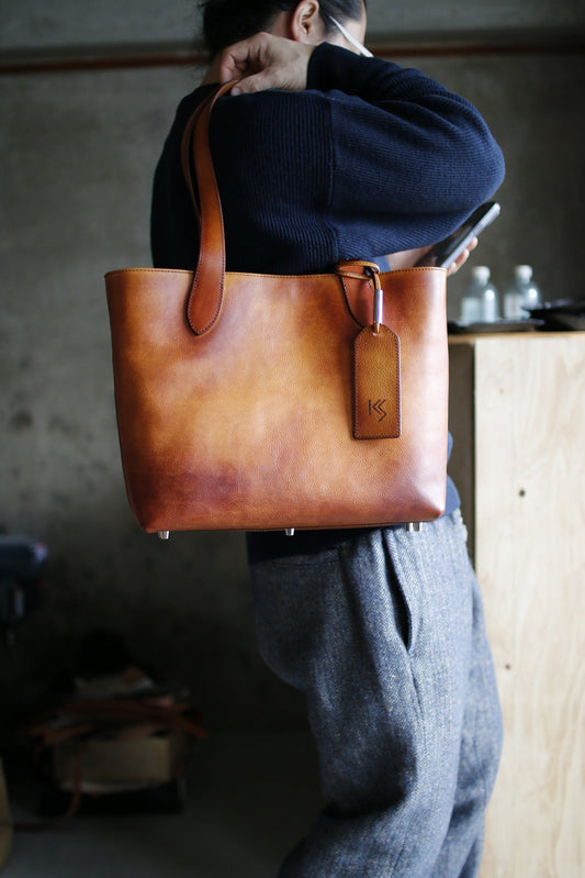 絵画のような佇まいのトートバッグ【bespoke series】