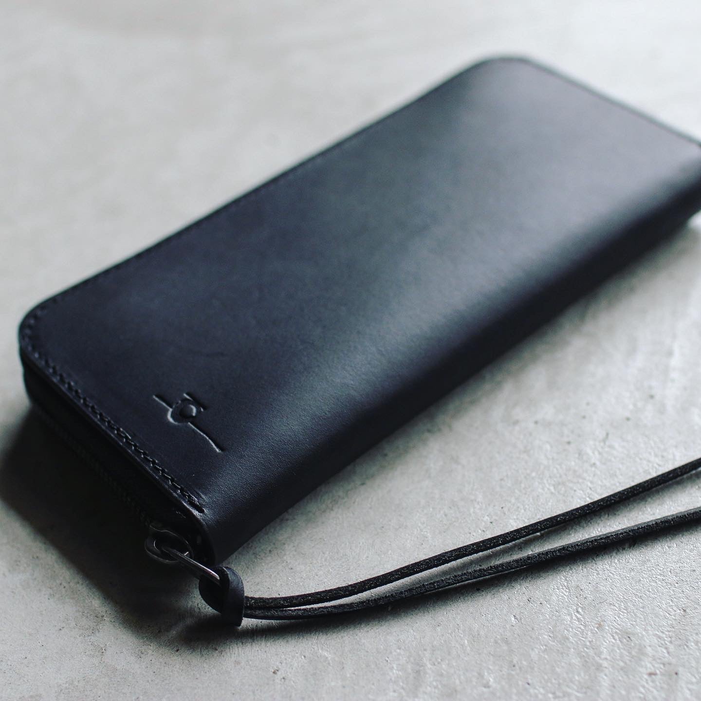 【オーダー】オールブラック仕様のラウンドZIP長財布