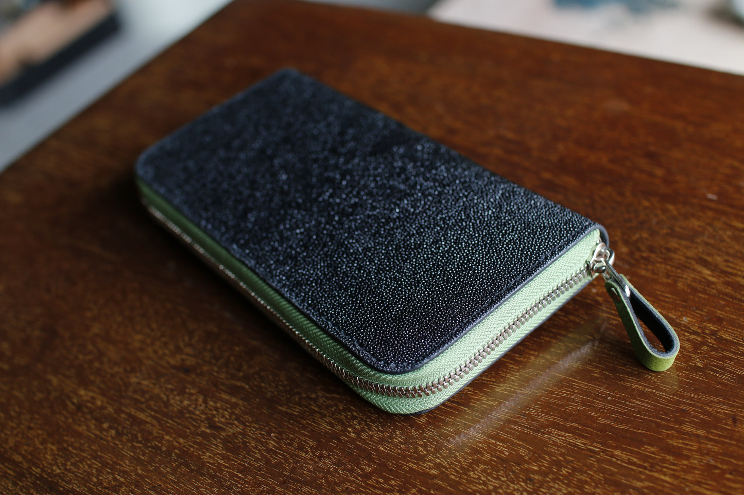 【オーダー】ガルーシャ総手縫いラウンドZIP長財布(ブラック×ライムグリーン)