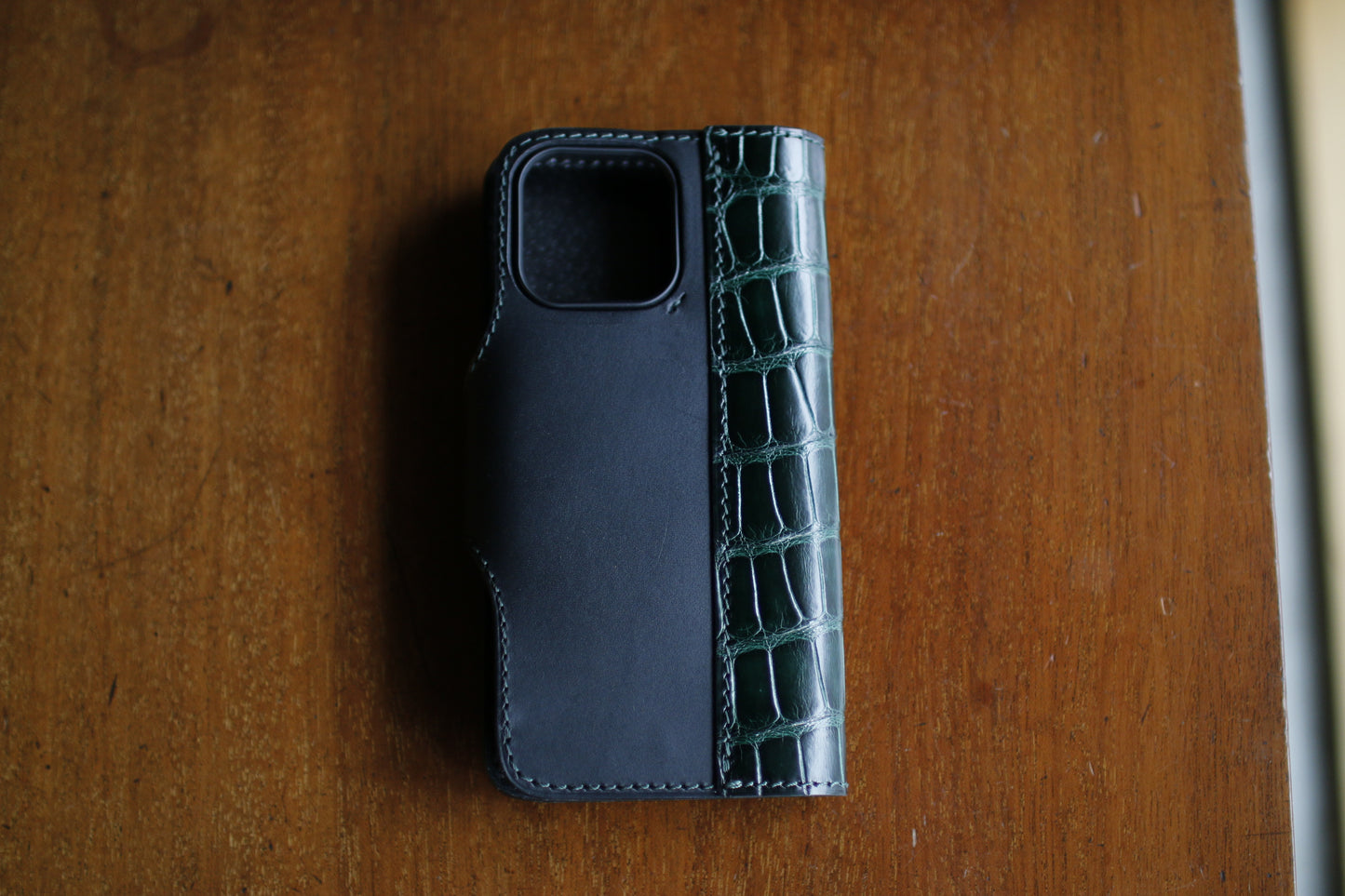 【オーダー】アリゲーターiphone 15 promaxケース