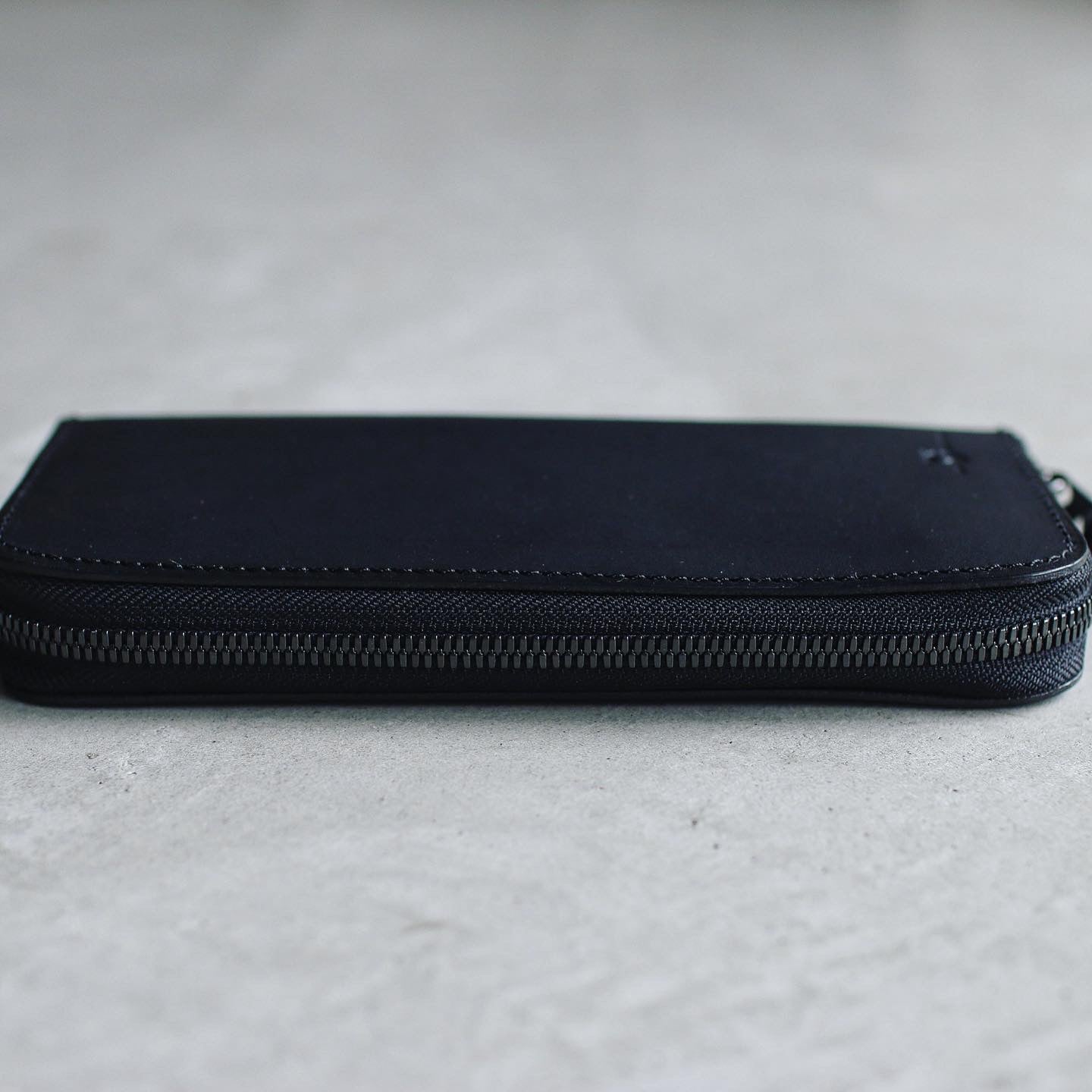 【オーダー】オールブラック仕様のラウンドZIP長財布