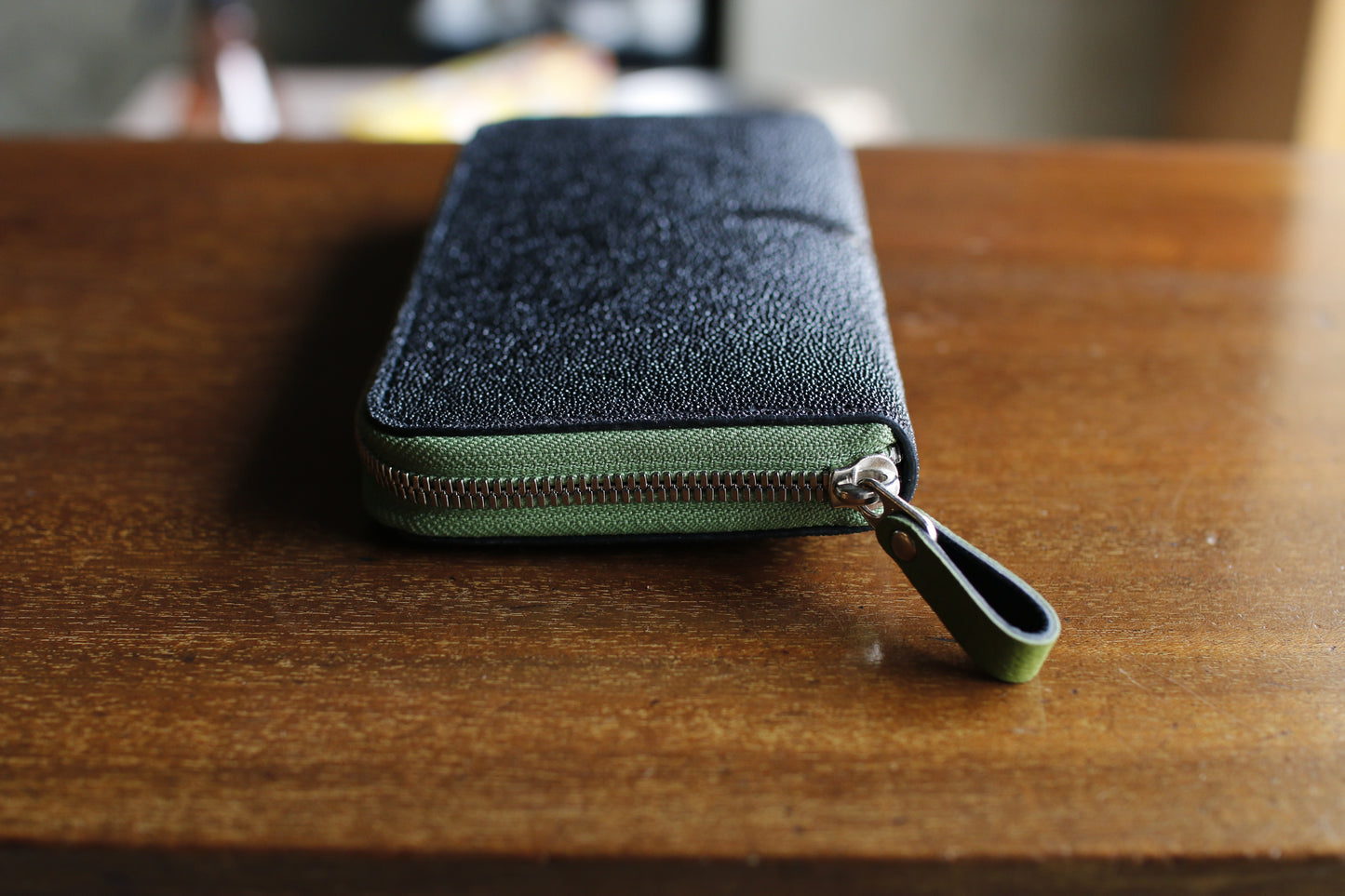 【オーダー】ガルーシャ総手縫いラウンドZIP長財布(ブラック×ライムグリーン)