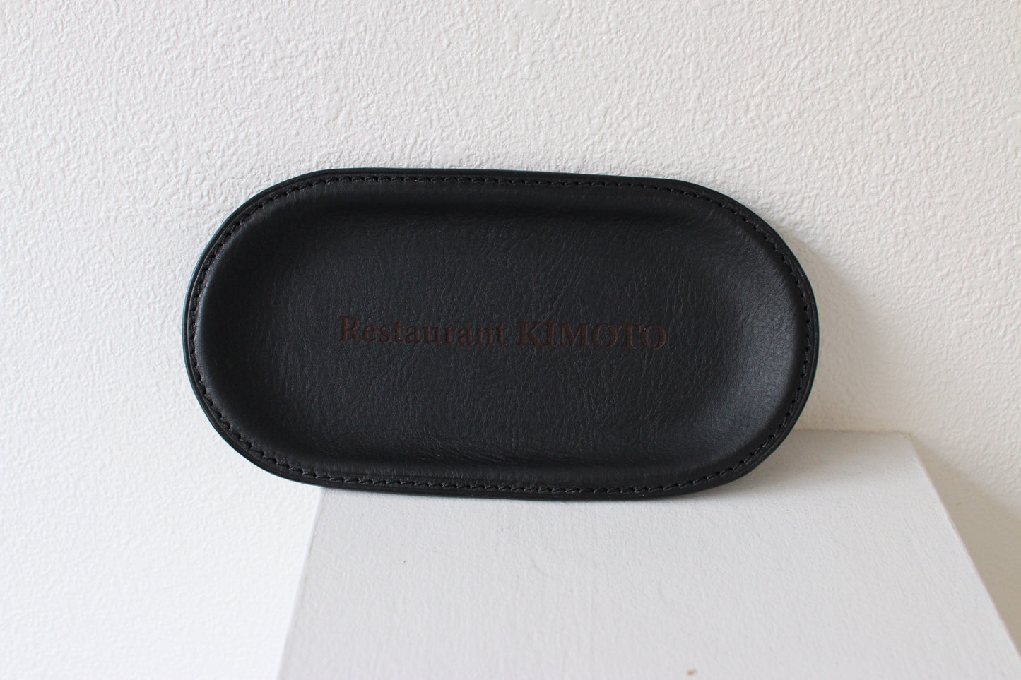 【オーダー】レザーの質感を感じるキャッシュトレイ※レーザー加工ロゴver.