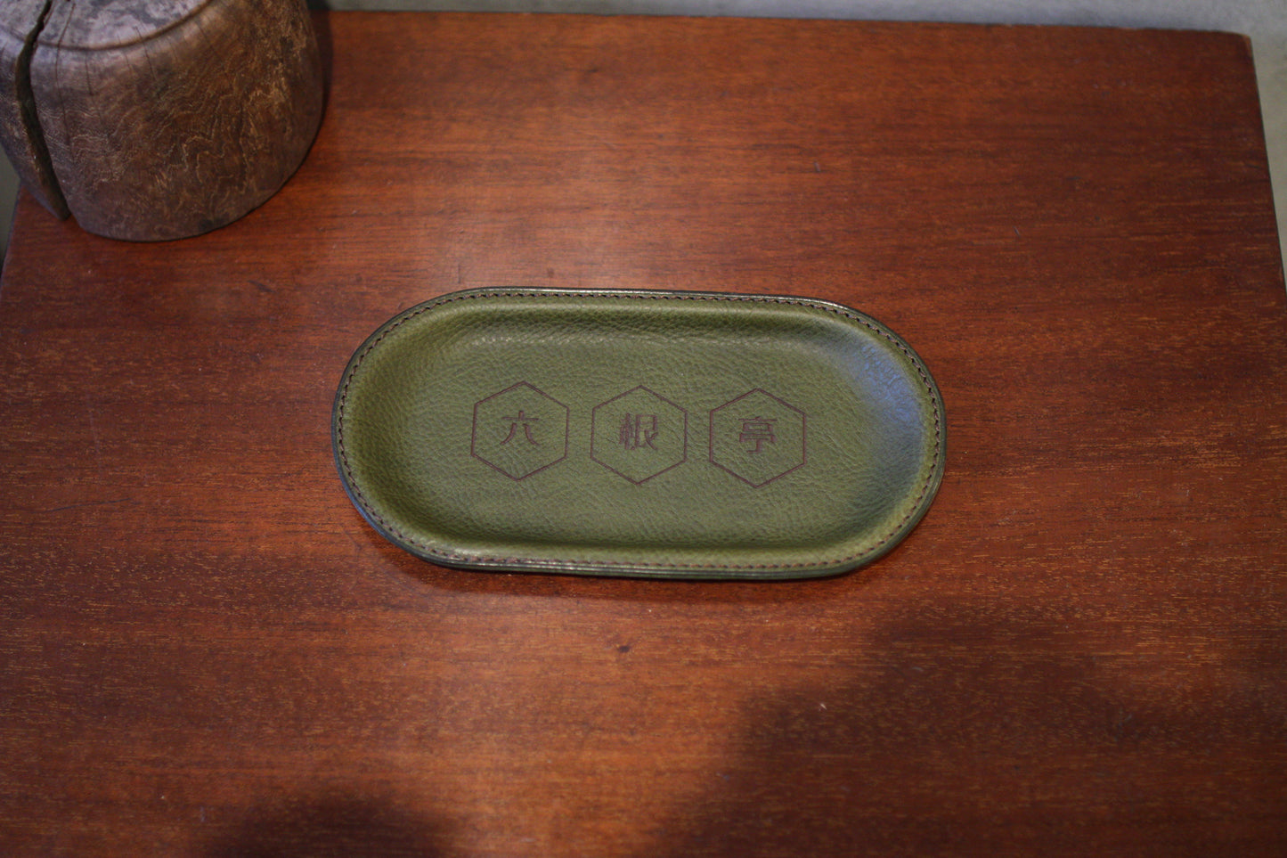 【オーダー】レザーの質感を感じるキャッシュトレイ※レーザー加工ロゴver.