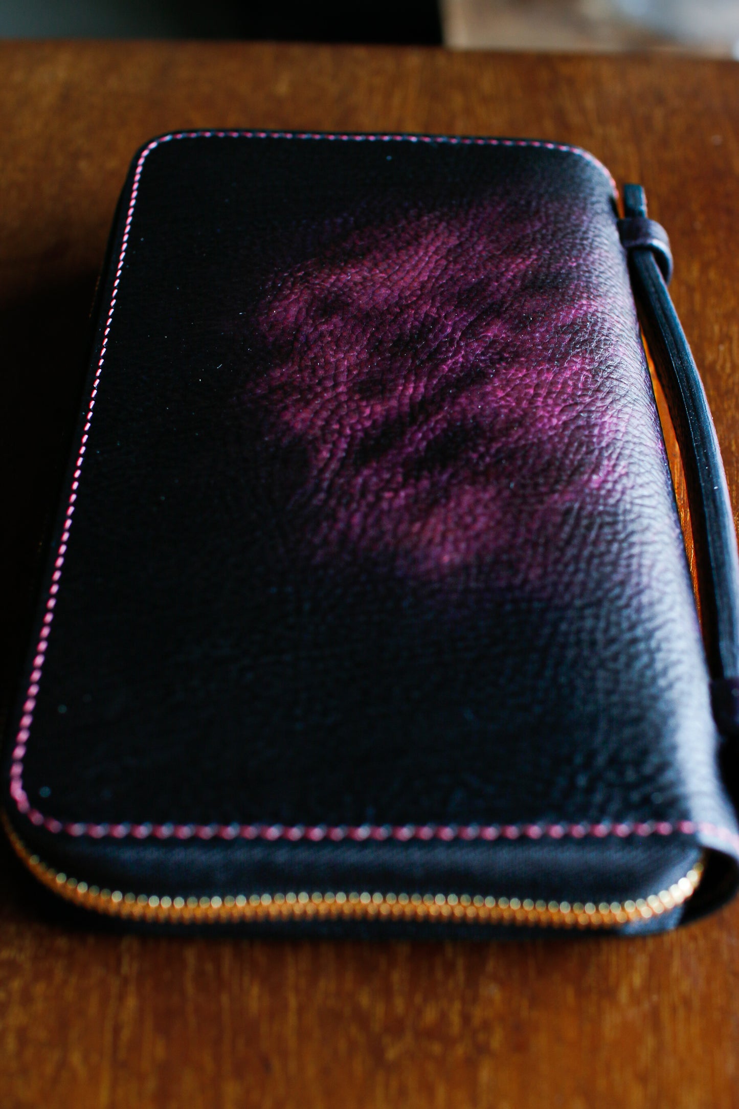 【オーダー】ハンドダイパープルの総手縫いオーガナイザー財布