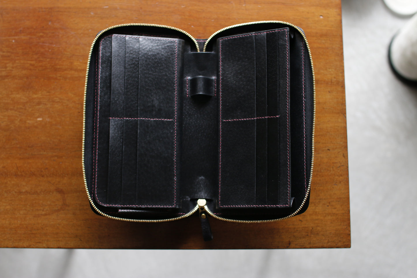 【オーダー】ハンドダイパープルの総手縫いオーガナイザー財布