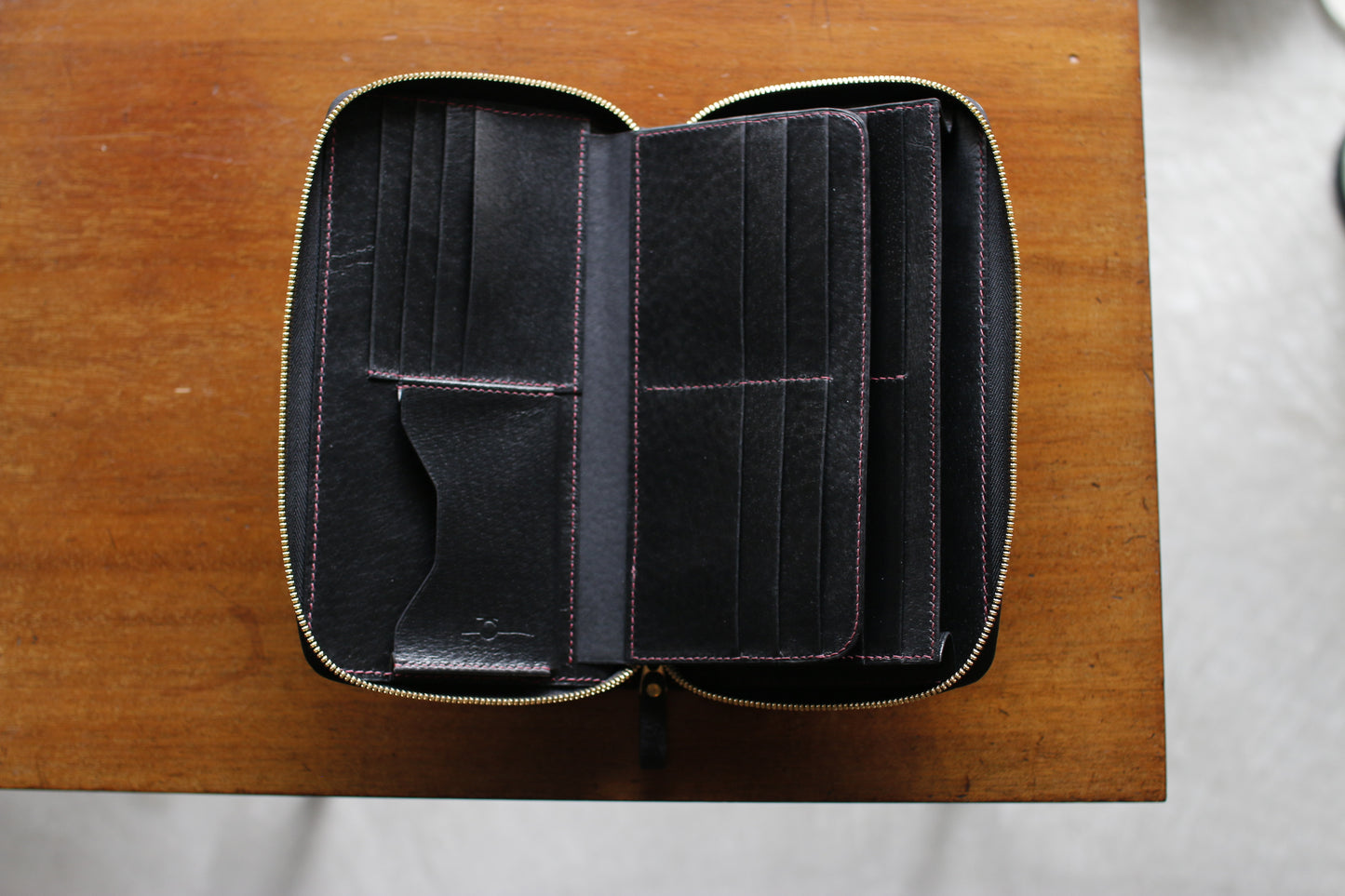 【オーダー】ハンドダイパープルの総手縫いオーガナイザー財布