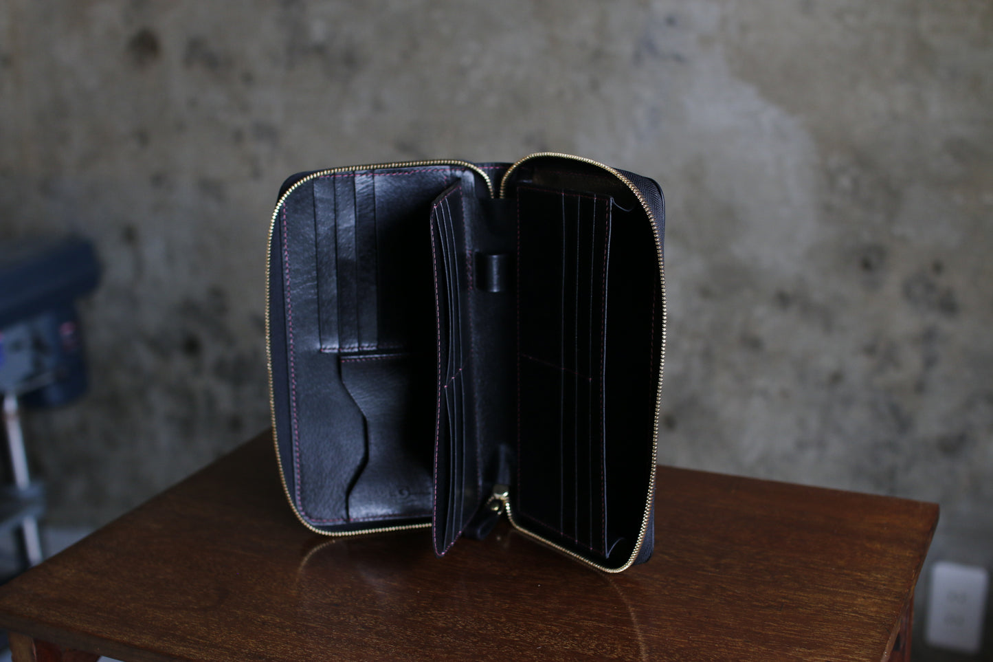 【オーダー】ハンドダイパープルの総手縫いオーガナイザー財布