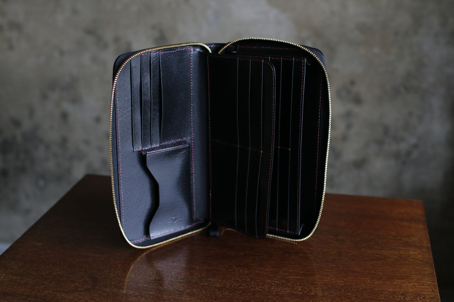 【オーダー】ハンドダイパープルの総手縫いオーガナイザー財布
