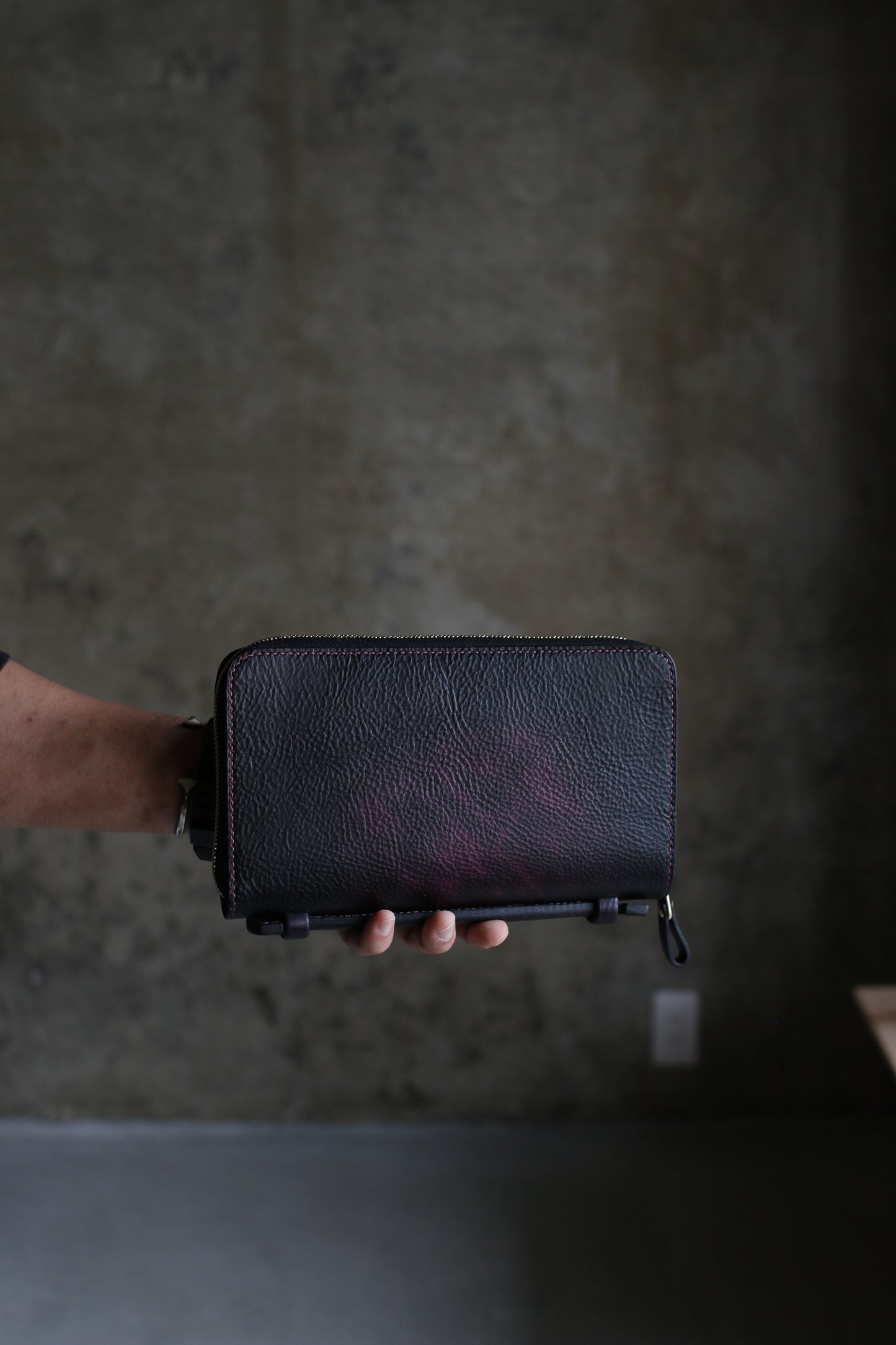 【オーダー】ハンドダイパープルの総手縫いオーガナイザー財布