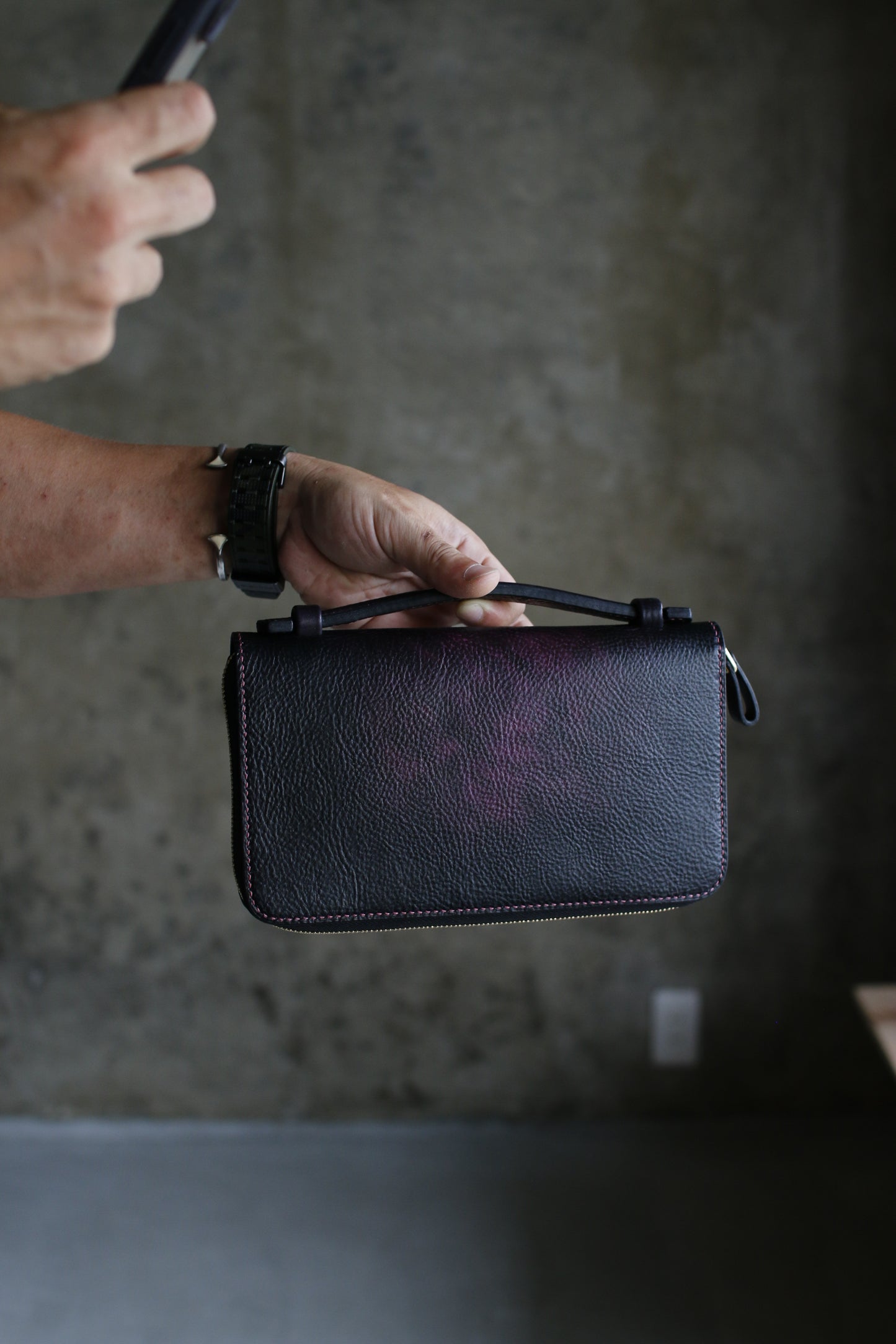 【オーダー】ハンドダイパープルの総手縫いオーガナイザー財布