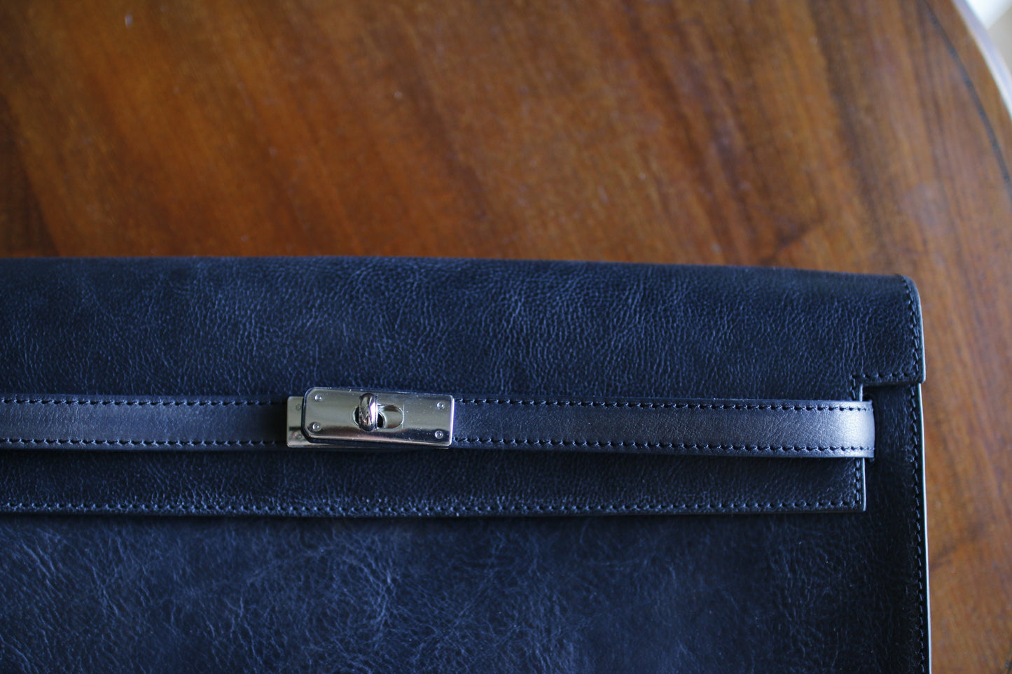 【オーダー】金具が特徴的なPCクラッチバッグ