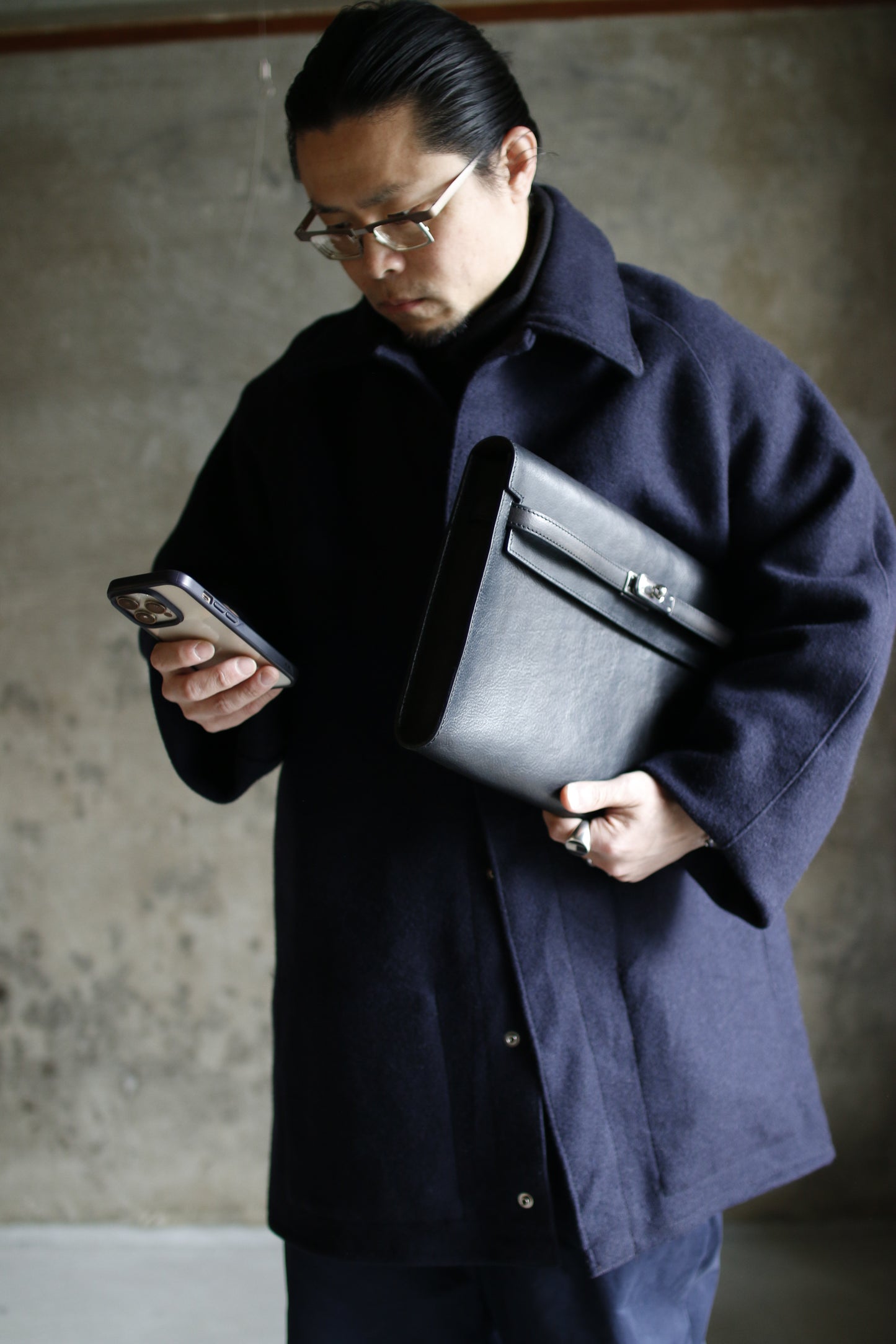 【オーダー】金具が特徴的なPCクラッチバッグ