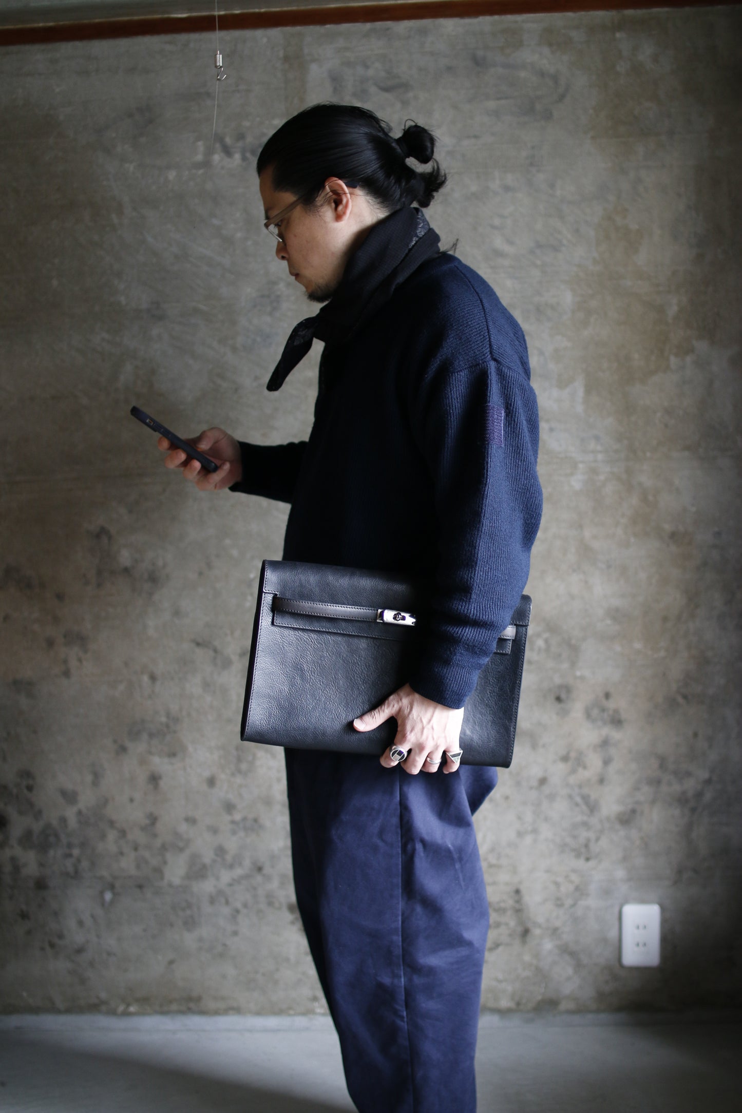 【オーダー】金具が特徴的なPCクラッチバッグ