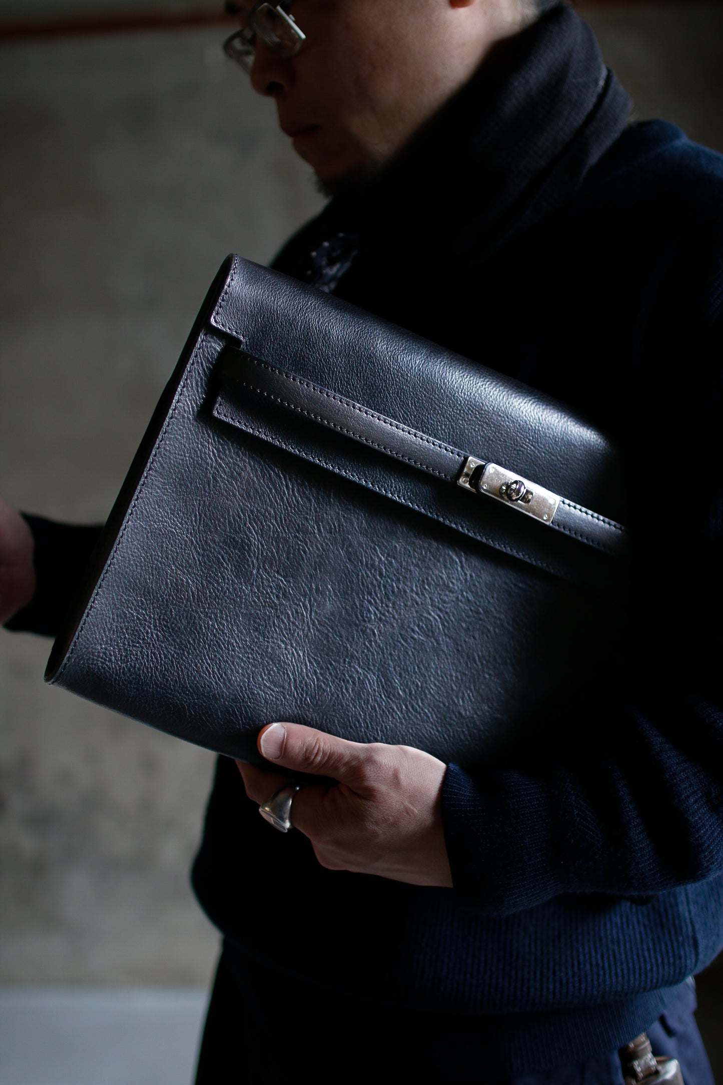 【オーダー】金具が特徴的なPCクラッチバッグ