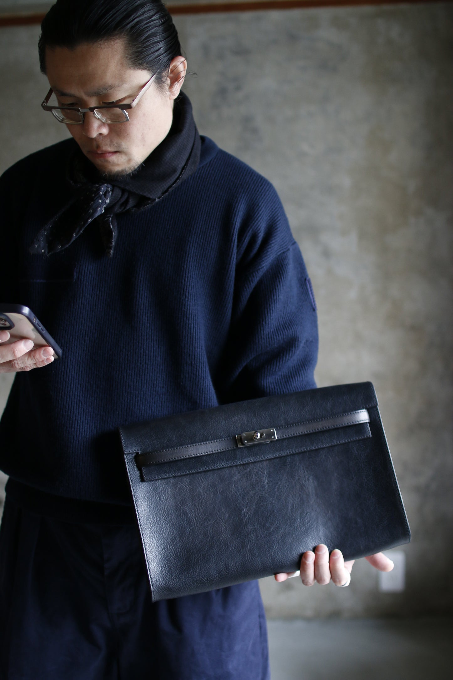 【オーダー】金具が特徴的なPCクラッチバッグ