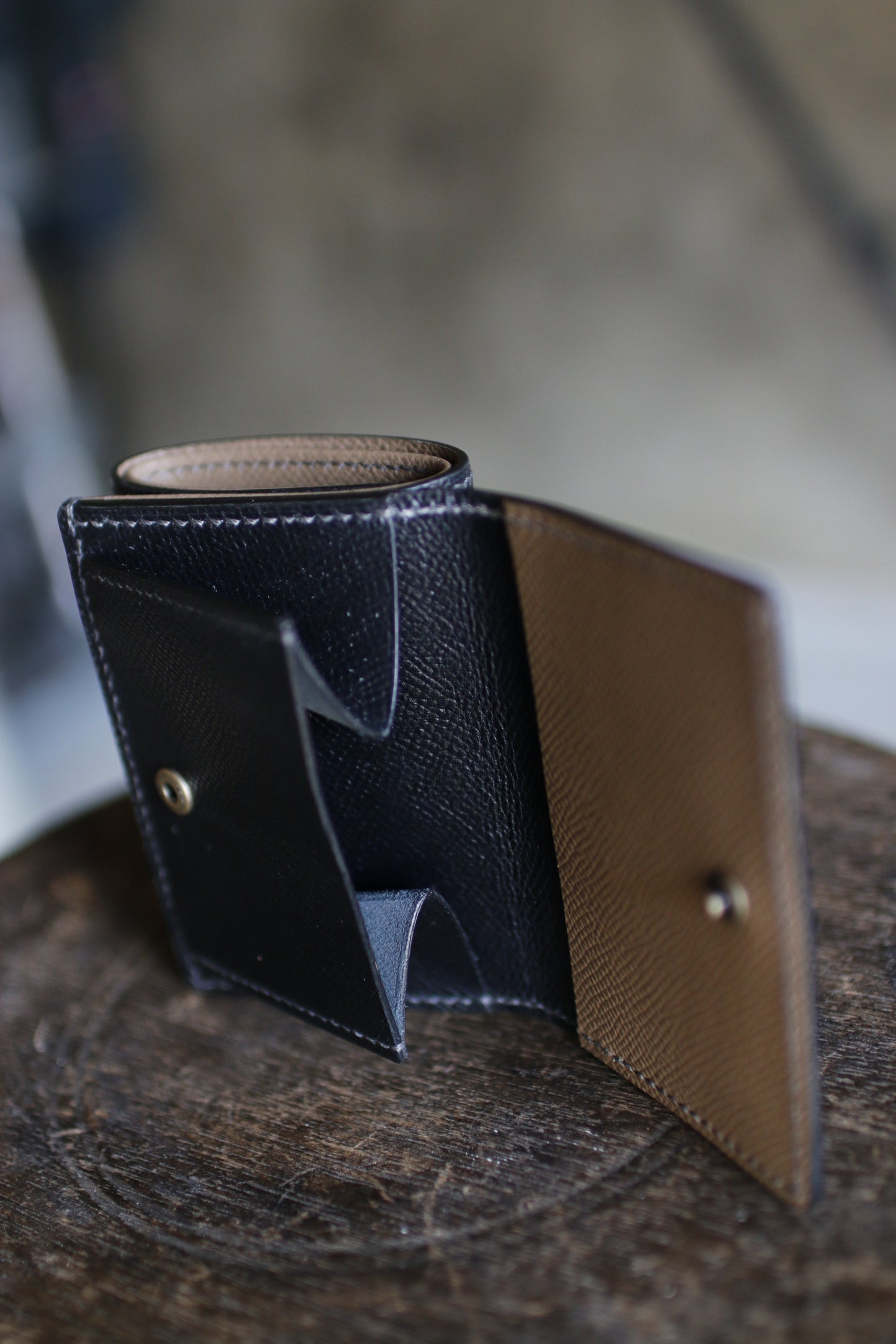 【オーダー】ブラック×トープの総手縫い三つ折ミニ財布