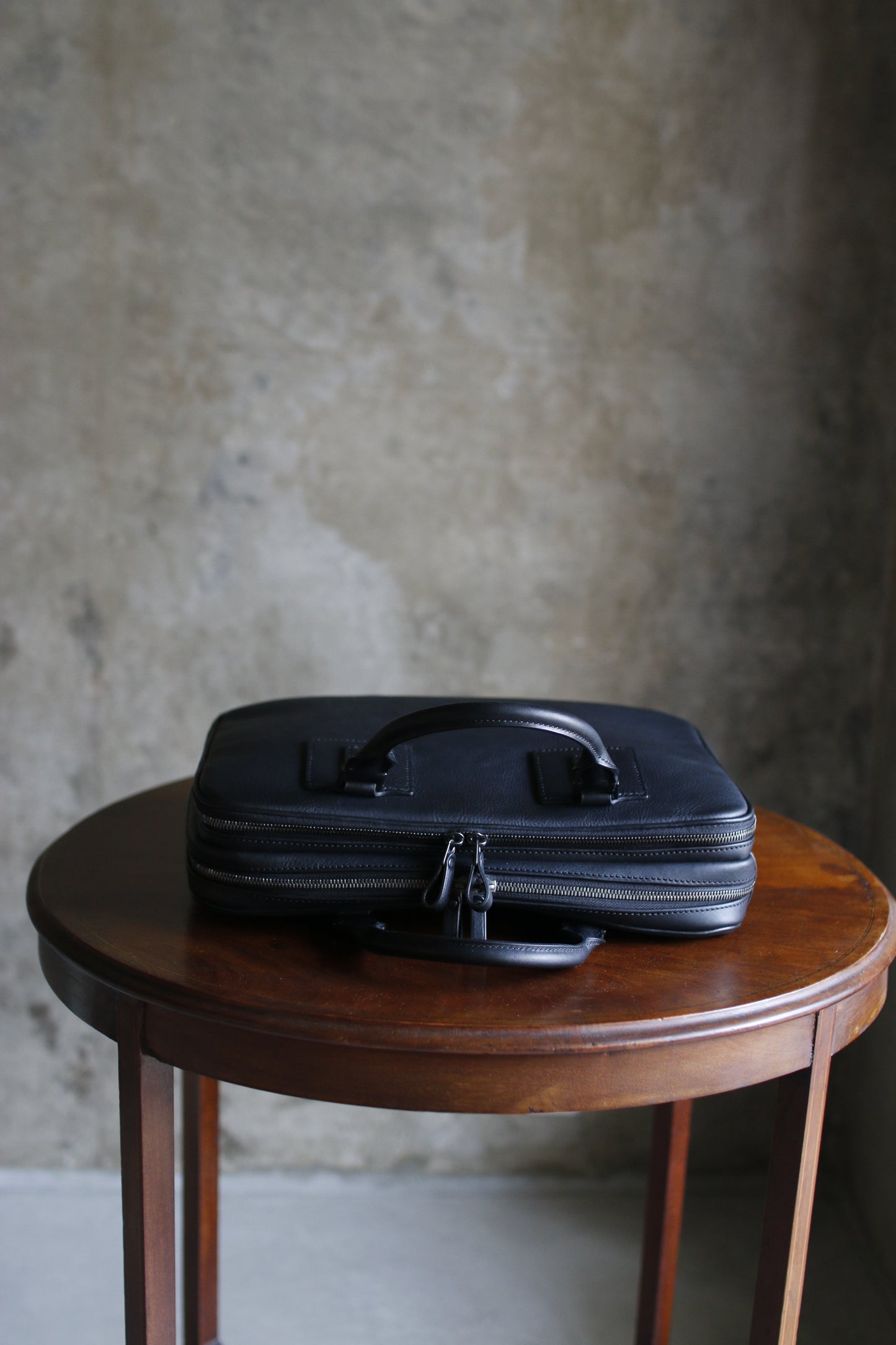 【オーダー】前後で表情が違うビジネスバッグ