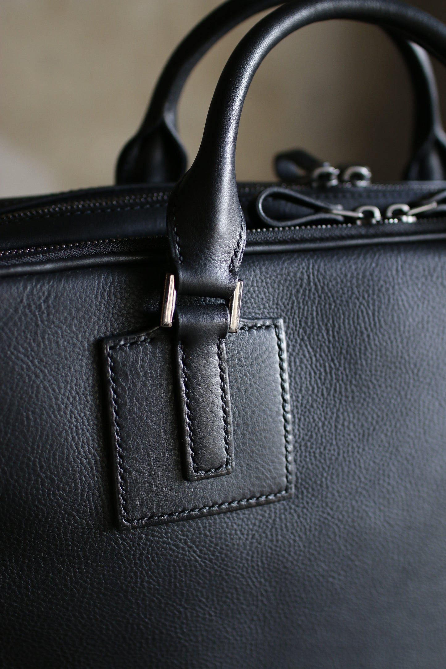 【オーダー】前後で表情が違うビジネスバッグ