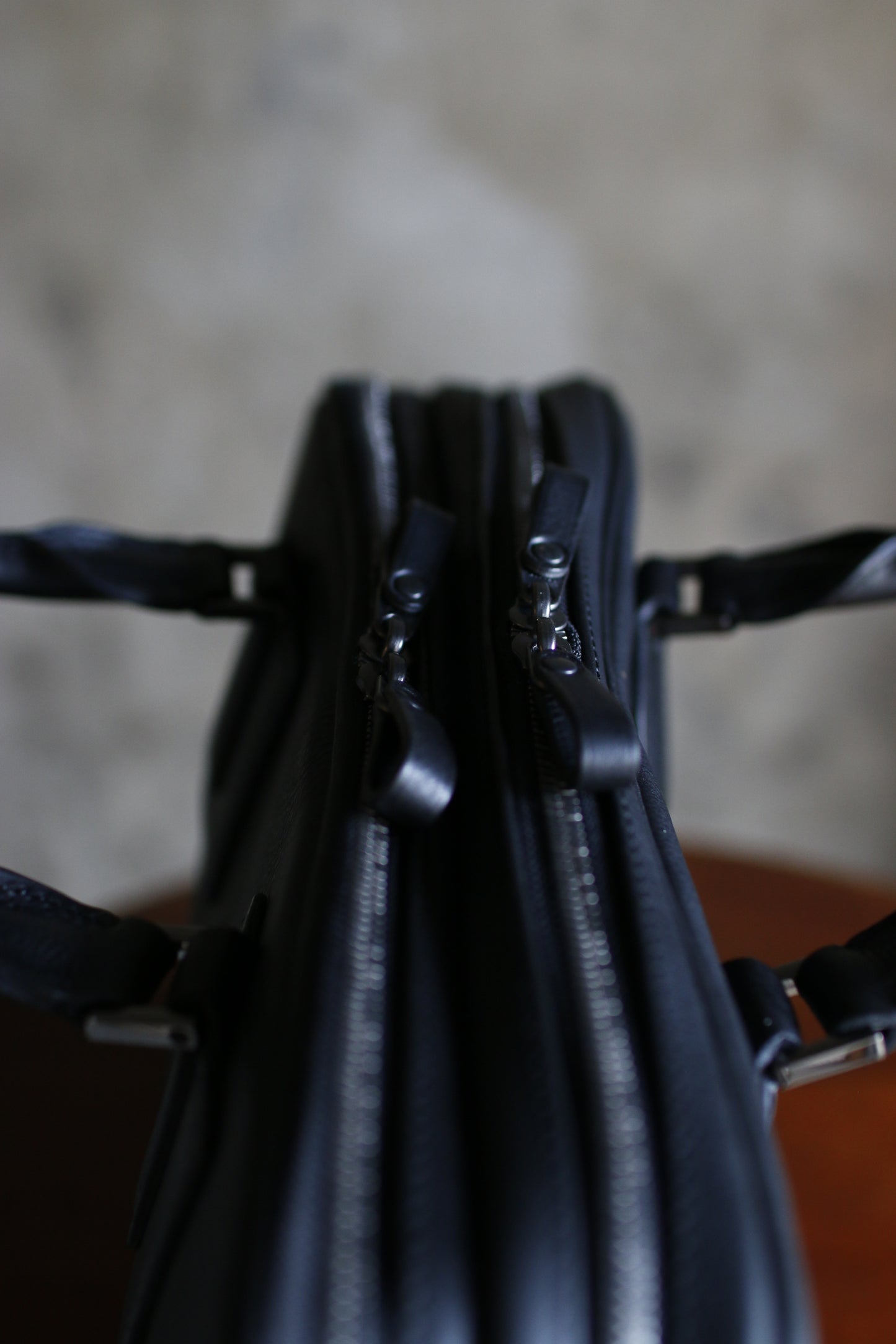 【オーダー】前後で表情が違うビジネスバッグ