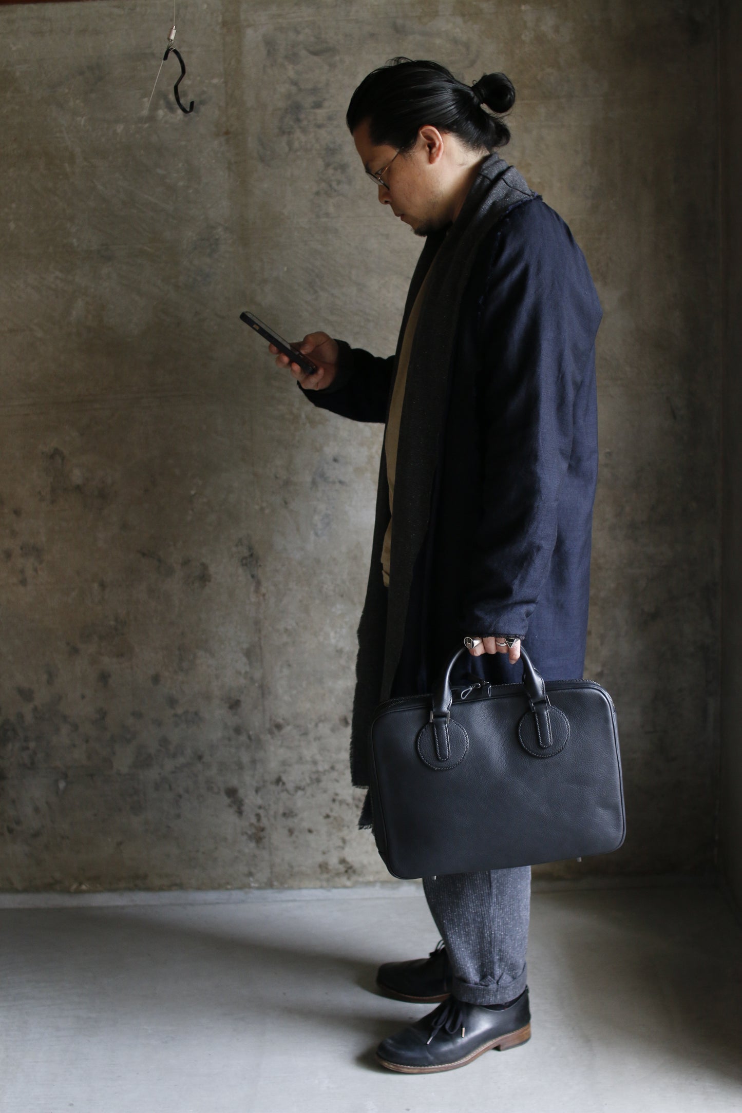 【オーダー】前後で表情が違うビジネスバッグ