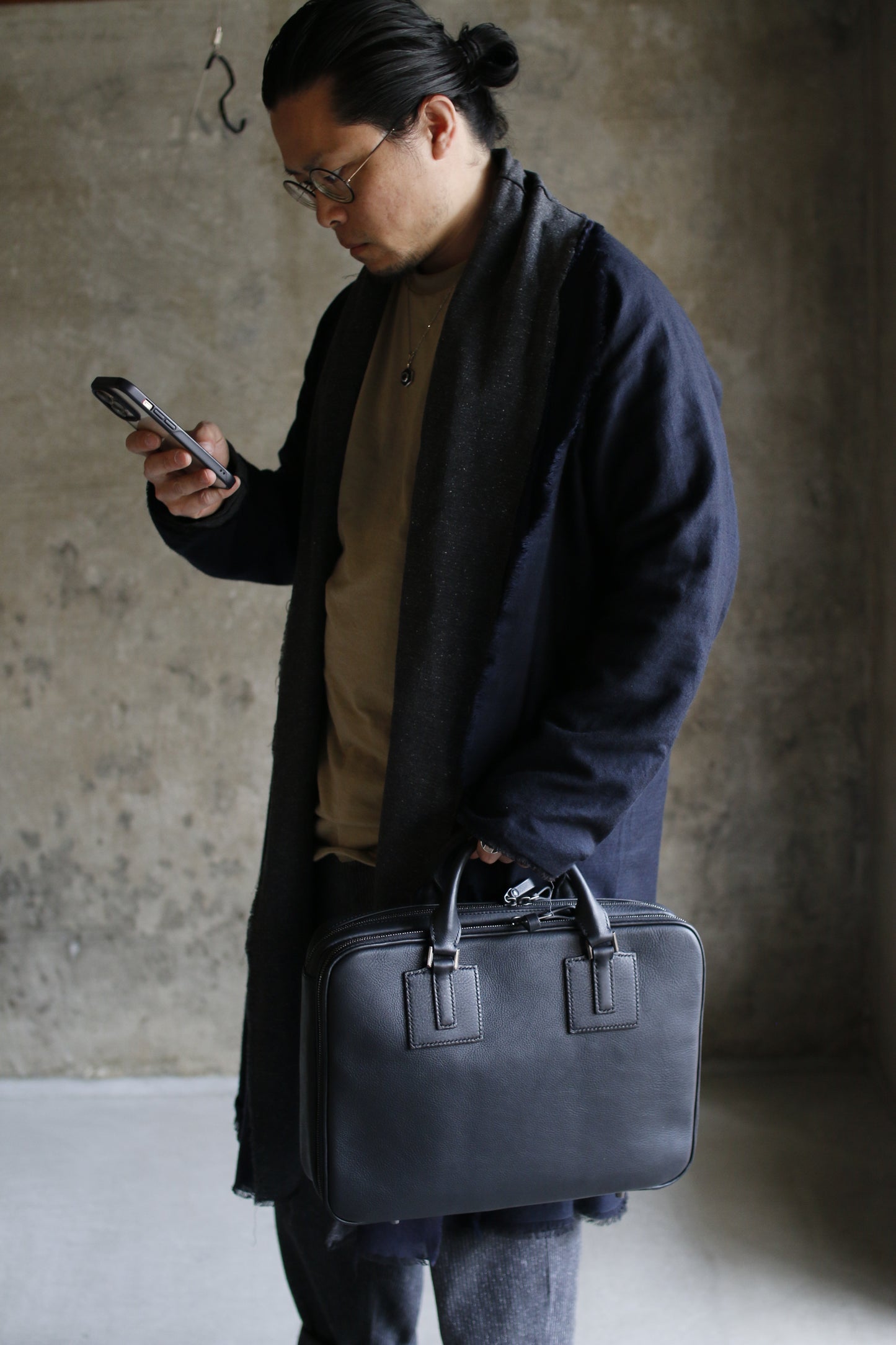 【オーダー】前後で表情が違うビジネスバッグ