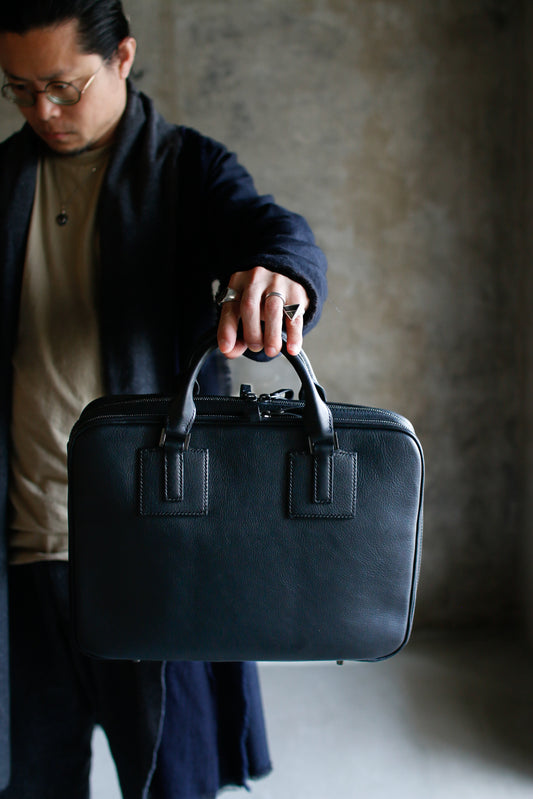 【オーダー】前後で表情が違うビジネスバッグ