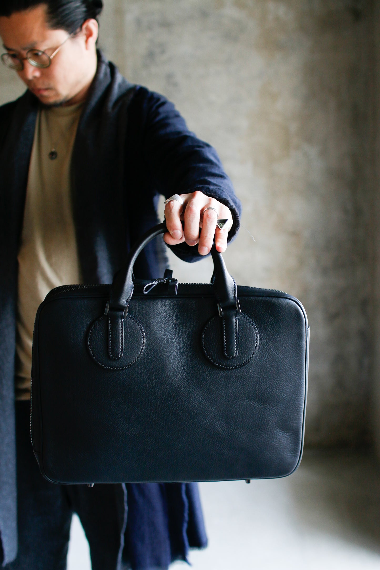 【オーダー】前後で表情が違うビジネスバッグ