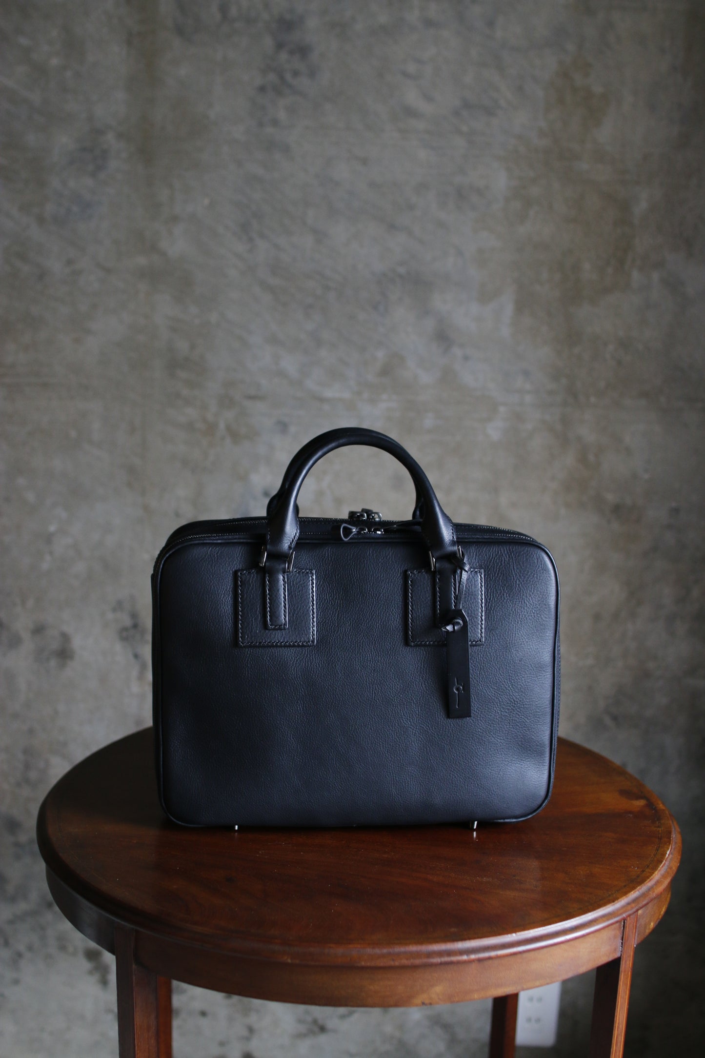 【オーダー】前後で表情が違うビジネスバッグ