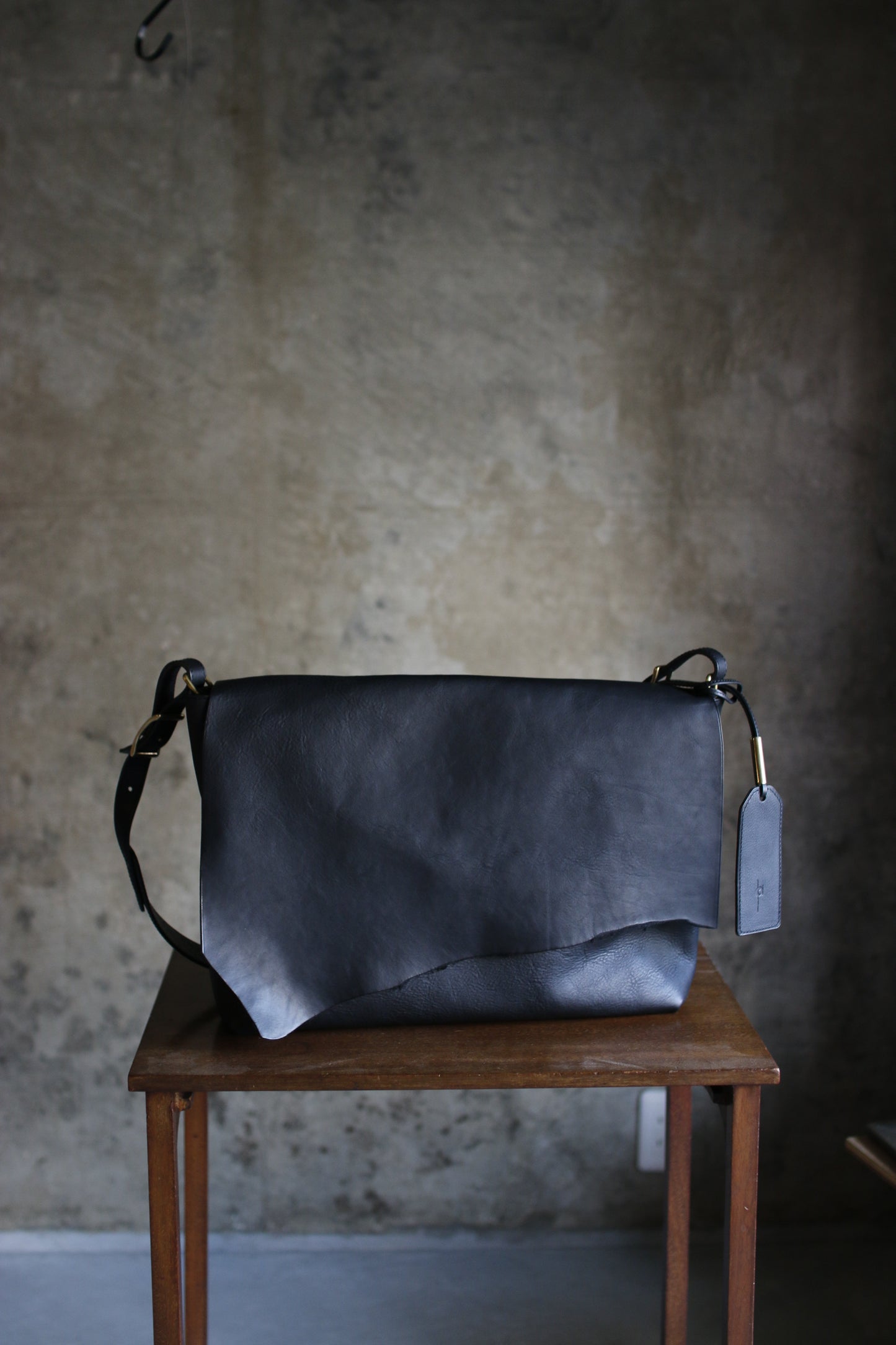 【オーダー】Y様裁ち切りカブセのメッセンジャーバッグ