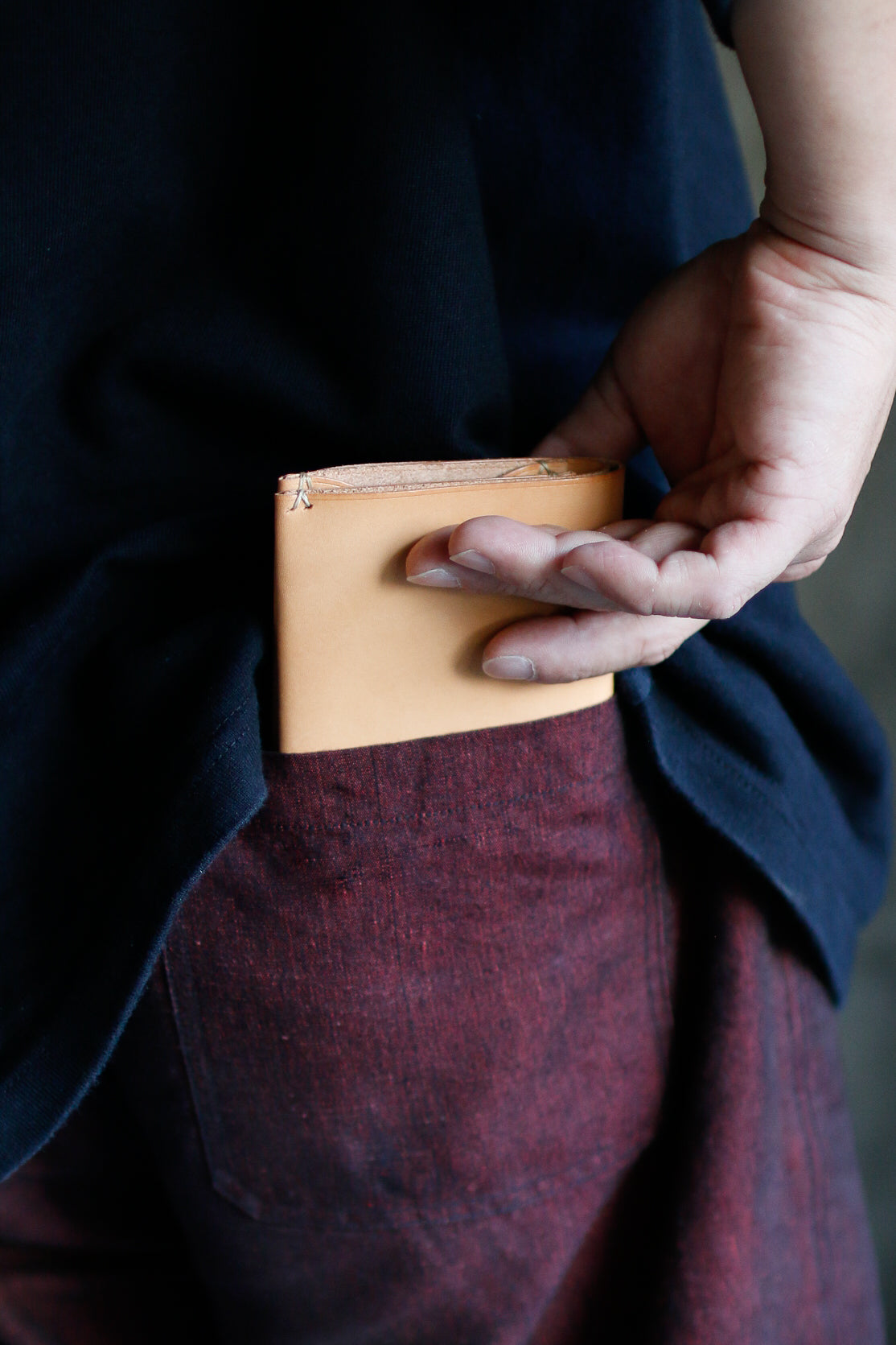 LOCUS-SW / 削ぎ落とした職人仕立ての折財布